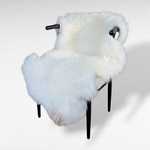Classic Sheepskin Off-White 49" x 32"